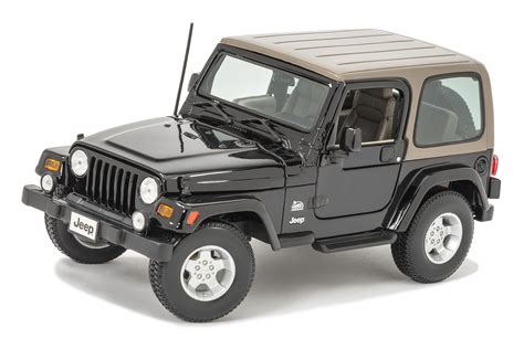 Maisto 1:18 Scale Jeep Wrangler Sahara Edition Model Toy | Quadratec