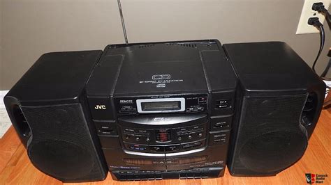 JVC PC-XC30 6 CD Changer System Boombox Dual Cassette Deck AM/FM For Sale - Canuck Audio Mart