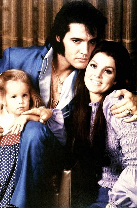 Priscilla Presley spotted with granddaughters | Daily Mail Online