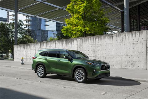 2023 Toyota Highlander Review: Changes Are Low Risk, High Reward for ...