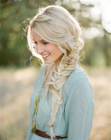 Country Girl Hairstyles: 11 Flattering Looks to Copy [2024]