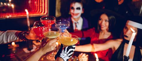 10 Tricks (and Treats) to Throw a Freakishly Fun Halloween Party in Your Apartment | Rent. Blog