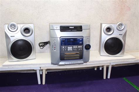 RCA 5 Disc Changer Stereo & 2 Speakers (Working) - Bodnarus Auctioneering