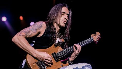 Watch Extreme's Nuno Bettencourt perform Rise guitar solo live for the first time