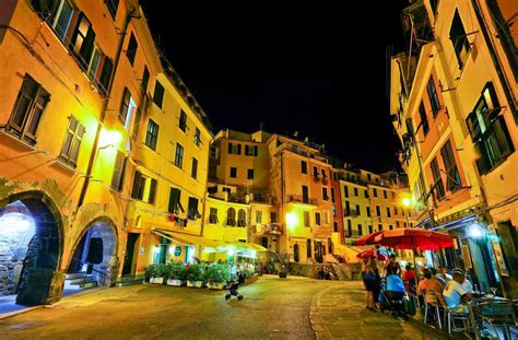 Nightlife in Cinque Terre: Best Bars, Live Music, & More