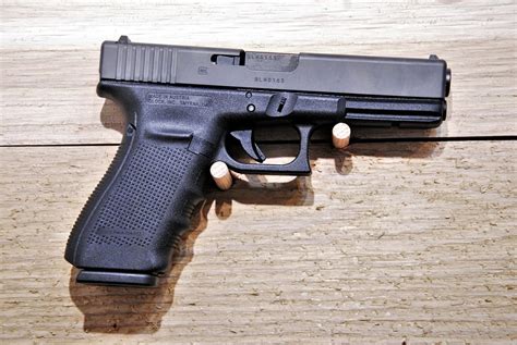 Glock 20 Gen 4 Gun Is a 10mm Monster For Police Or Self Defense - 19FortyFive