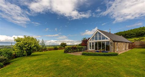 Inside secluded Scottish cottage nestled in countryside with far reaching views - Daily Record