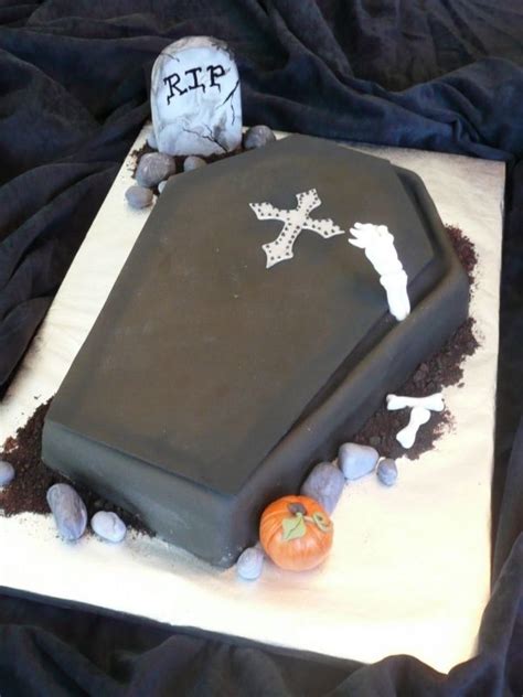 Coffin Cake | 50th birthday cake, Gothic birthday cakes, Halloween cakes