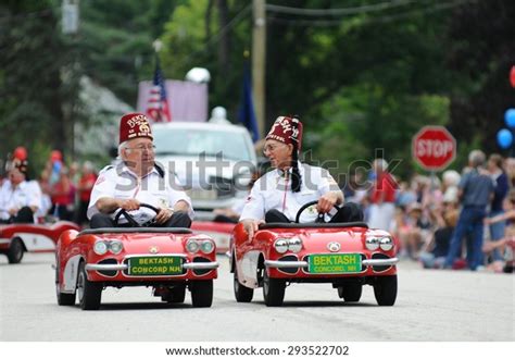 Shriners Miniature Cars Drive Fourth July Stock Photo 293522702 | Shutterstock