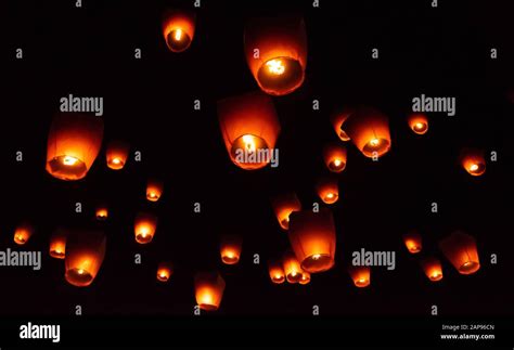 Pingxi sky lantern festival illuminates the night sky, Taiwan Stock ...