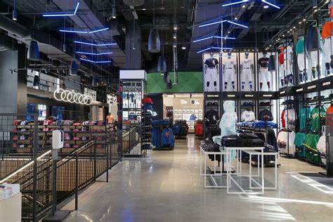 MLB Flagship Store | Nationwide Fixture Installations, Inc