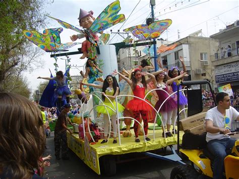 How Purim is Celebrated in Israel | My Jewish Learning