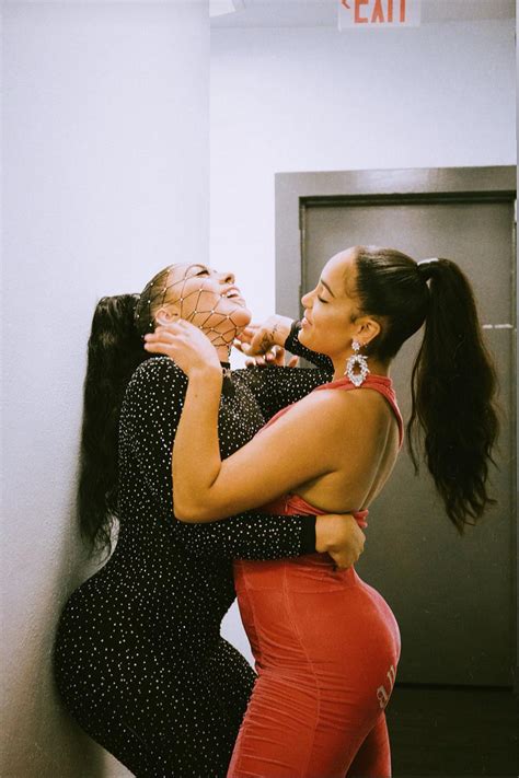 Kali Uchis and Jorja Smith 🥺💕 : r/ladyladyboners