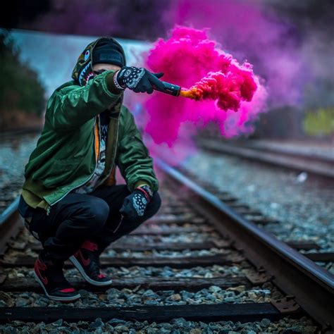 Smoke Bomb Photography Tips & Ideas – How to Achieve a Photo Realistic Smoke Effect