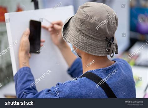 Artist Drawing Model Mobile Phone Stock Photo 2153229771 | Shutterstock