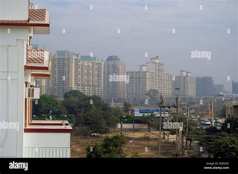 Gurgaon india skyline hi-res stock photography and images - Alamy