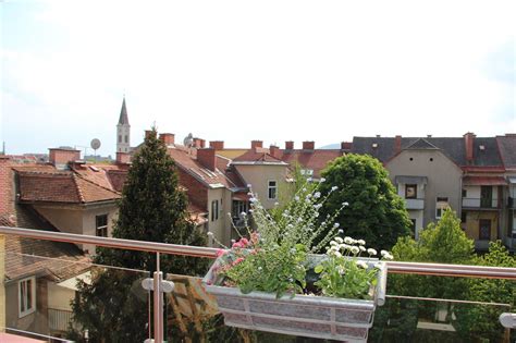 Altbau: Wunderschöne Wohnung mit Dachterrasse | ladensteinhome