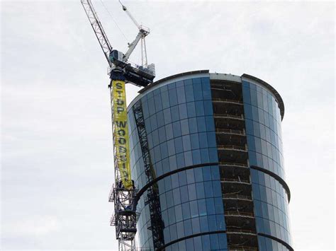 Climate activists scale 140-metre crane at Woodside HQ | Southern Riverina News