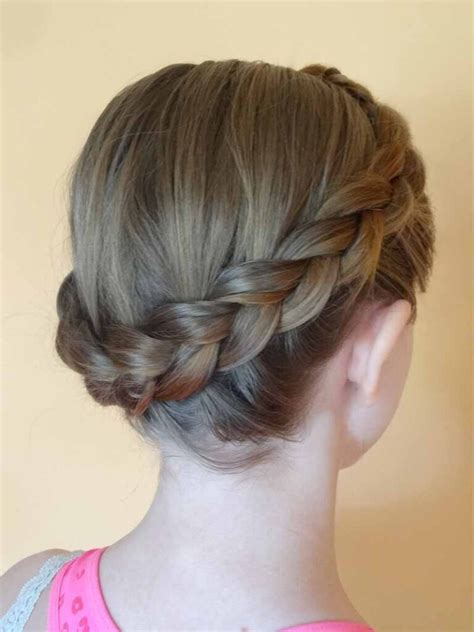 French Braid Crown: A 3-Step Guide to Tie a French Braid Crown