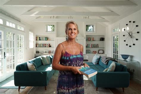 A Visit to Elin Hilderbrand’s Nantucket | Nantucket, Beach reading ...