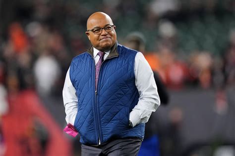 Mike Tirico Perfectly Speaks to the NFL's Taylor Swift Truth - Newsweek