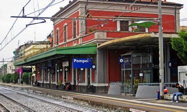 Train From Naples to Pompeii | ItaliaRail