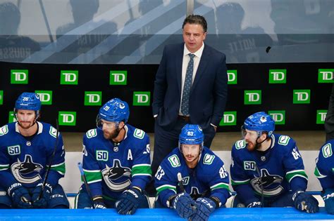 Canucks: Is Travis Green the right coach for this team right now?