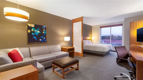 Modern Hotel Rooms Near the New River Valley Mall | Hyatt Place Blacksburg / University