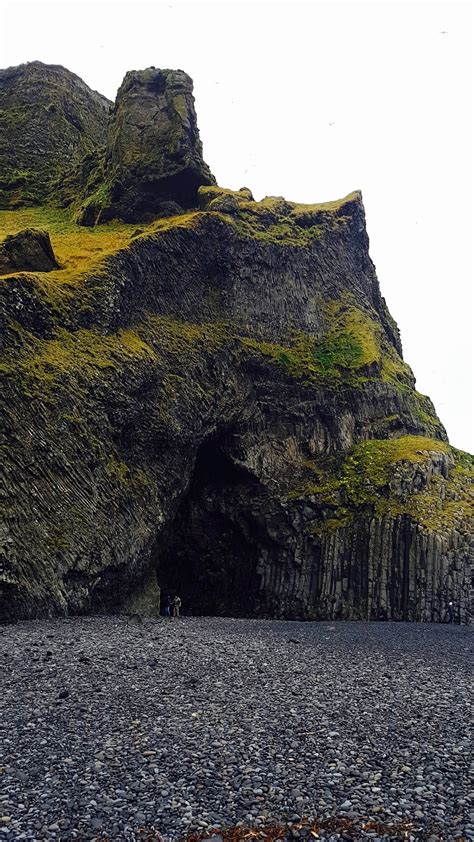 Reynisfjara cave - Mel On The Go