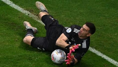 'Dibu' Martínez, de suplente en el Arsenal inglés a llevar a Argentina a la final de la Copa América