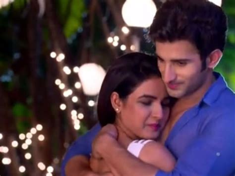 Tashan-E-Ishq: Kunj and Twinkle's Romance In Goa! - Filmibeat