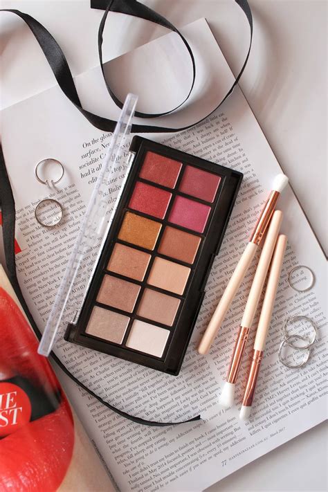 The Eyeshadow Palette For Your Ultimate Warm-Toned Look | Diane Elizabeth