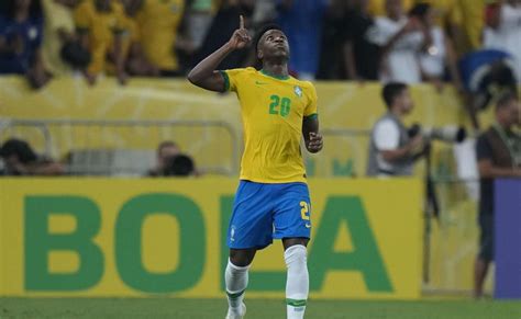 Vinicius Junior Shines on Rio Return as Brazil Crush Chile