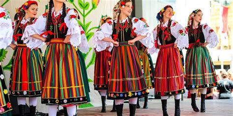 A Cultural Exploration of Traditional Polish Clothing | EXPATSPOLAND