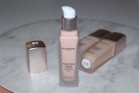 Elizabeth Arden Flawless Finish Skincaring Foundation Review