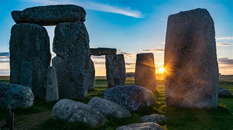 Take an organized tour to Stonehenge and Bath from London - Hellotickets