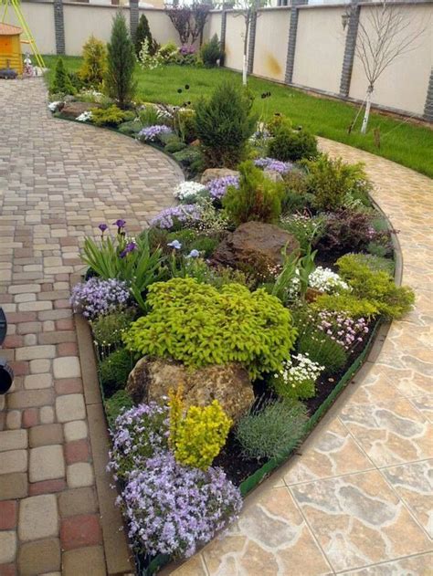 Pin by Irina Lipinskaya on garden | Front yard landscaping design ...