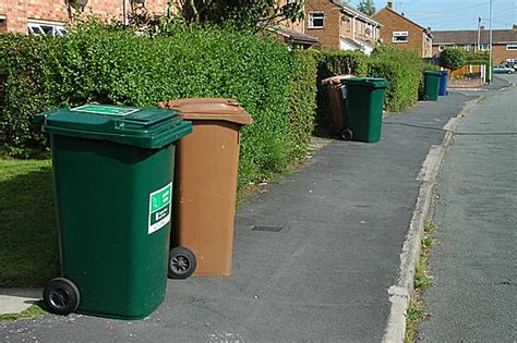 Frustration As Wealden Bin Strike Enters Third Week - More Radio