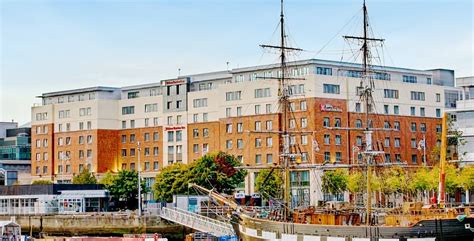 Hilton Garden Inn Dublin Custom House 4* - Dublin - Up to -70% | Voyage Privé