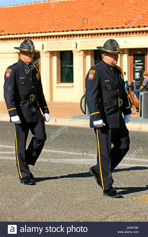 Policeman police men hi-res stock photography and images - Alamy