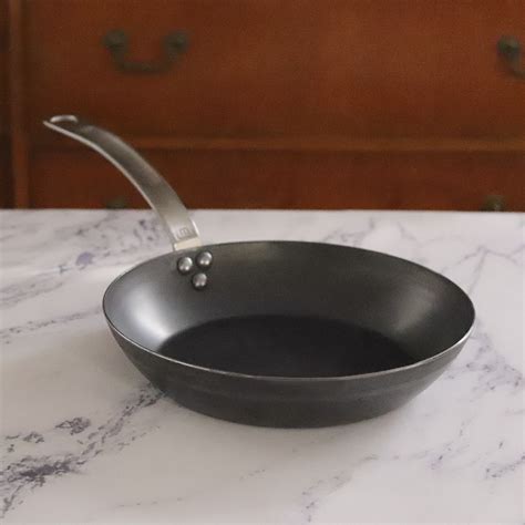 Made In Blue Carbon Steel Frying Pan Review: Fun to Use