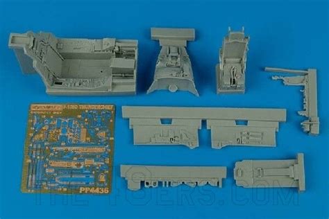 F-105D cockpit set