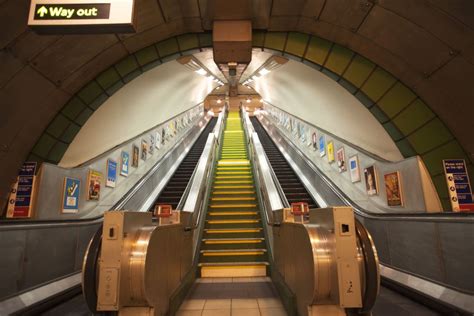 London Underground Wallpaper - WallpaperSafari