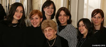 Founder of Chicago Women’s Organization Passes Away - Chabad.org