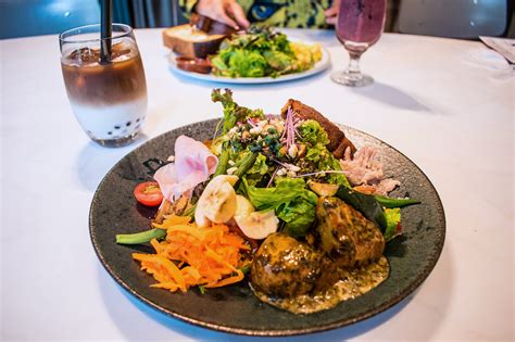 Good Morning Cafe Nowadays Lunch Menu Two Plates - Savvy Tokyo