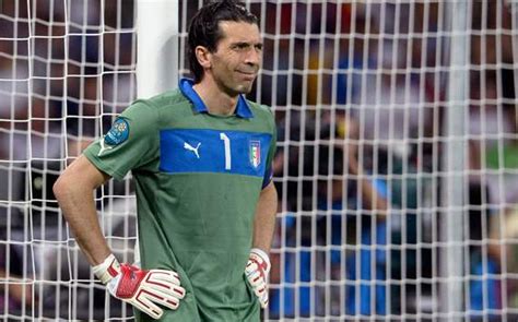 Juventus North America Blog :: GIGI BUFFON - JUVENTUS’ NUMBER 10?