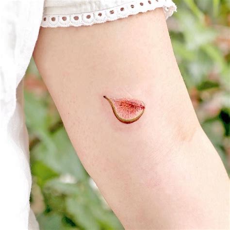 Fig @ovenlee.tattoo #fig #fruit #fruits #tattoo #smalltattoos #smalltattoo #いちじく#タトゥー | Fruit ...