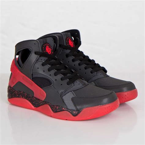 Nike Air Flight Huarache Premium QS - 686203-001 - Sneakersnstuff ...