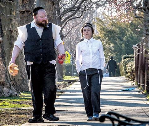 ‘Menashe’ offers a rare look at the lives and laws of Hasidic Jews ...