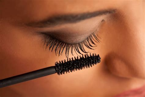 The 10 Best Eyelash Primers to Buy in 2024 - Beauty Mag